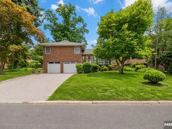 545 Summit St, Englewood Cliffs, NJ 07632