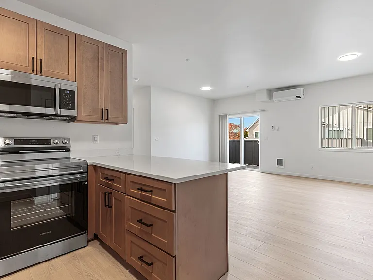 1172 Mullan — Photo 9
