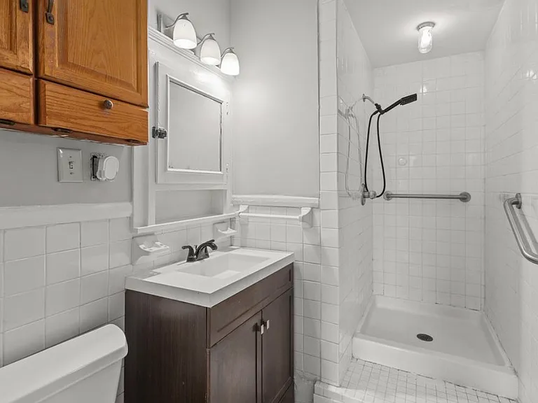 514 Wapping St #A — Photo 13