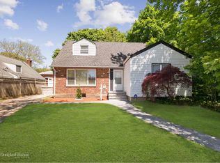 21511 67th Ave, Oakland Gardens, NY 11364