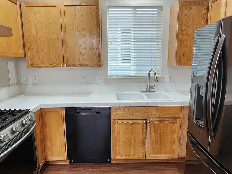 20781 SW Skiver St — Photo 8
