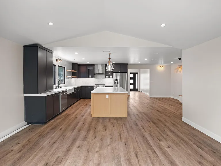 2726 Andreo Ave — Photo 9