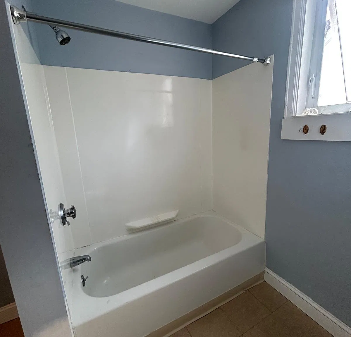 3 bed, 1000 sqft, $3,200 — Photo 4