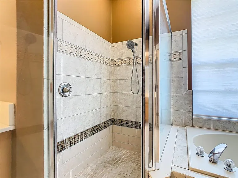 4925 Brightmour Cir — Photo 46