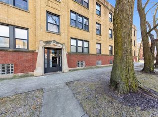 2719 W Wellington Ave #2, Chicago, IL 60618