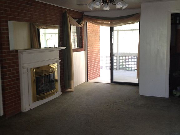 3rd image of 109 Boxwood Ln