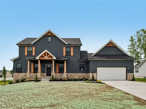 4050 Shelly Lynn Dr, New Middletown, OH 44442