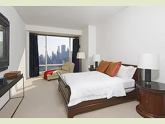 Rented by La Seven Inc.