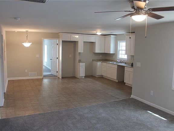 3rd image of 6065 Hill St