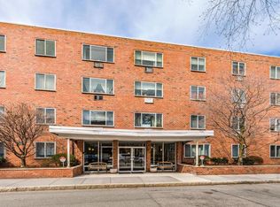 50 Green St APT 104, Brookline, MA 02446
