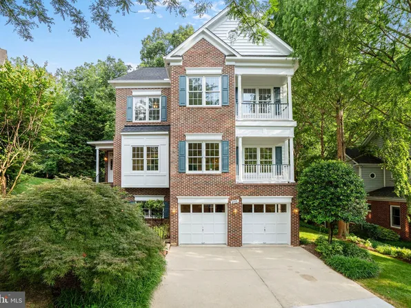 8010 Ellingson Dr, Chevy Chase, MD 20815