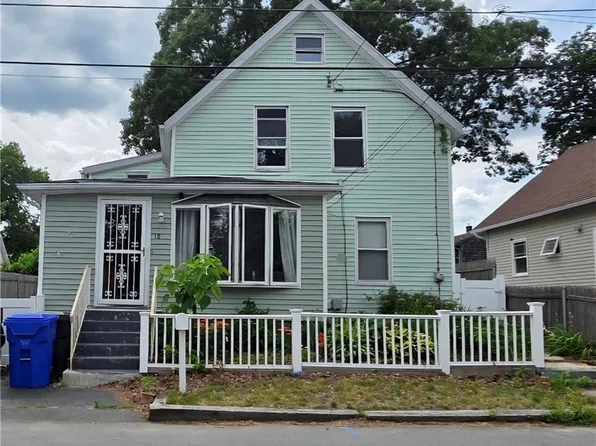 18 Glen St, Riverside, RI 02915