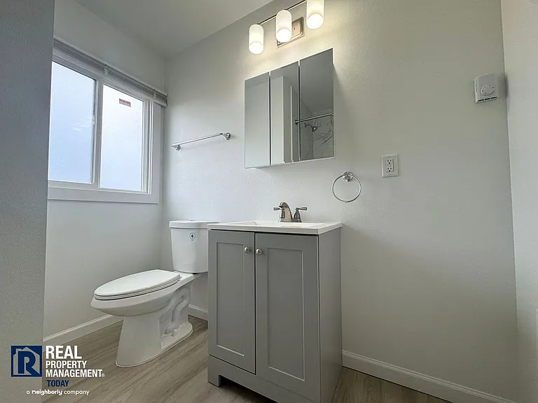 8420 1/2 S Tacoma Way #1 — Photo 12