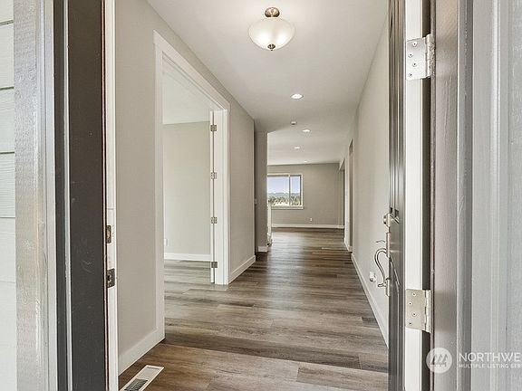 3rd image of 20602 155th Avenue E #217
