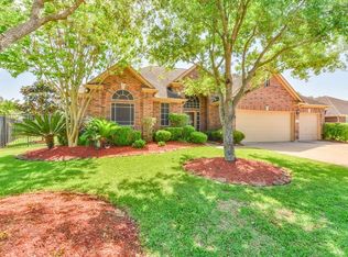 2762 Laguna Pointe Dr, Pearland, TX 77584