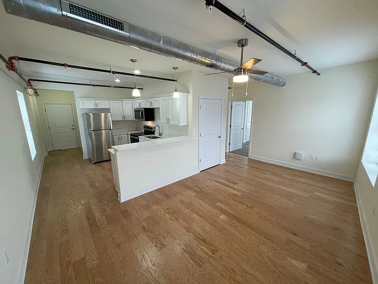 883 Broadway — Photo 11