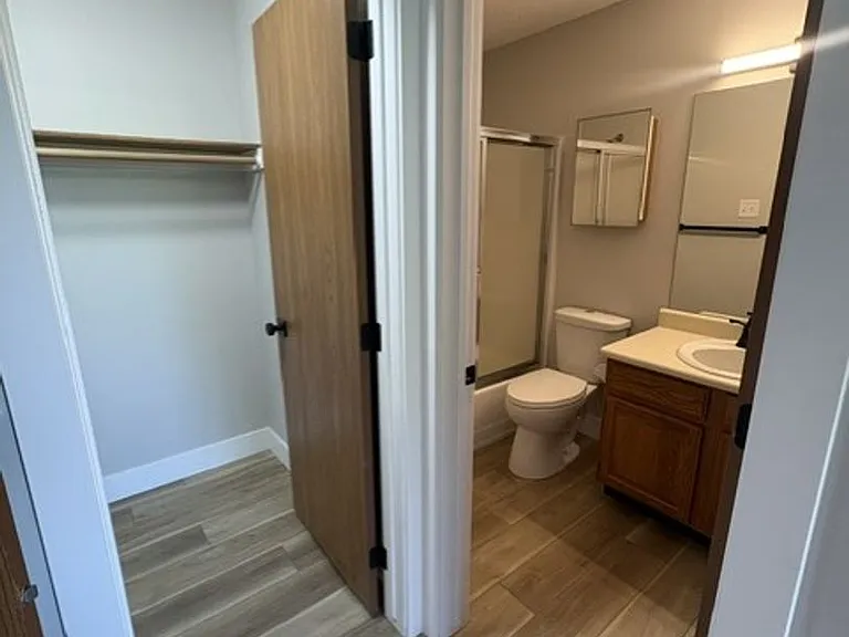 36 Plex - Village Green Apartments — Photo 39