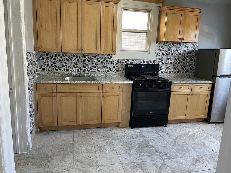 341 Avenue E #2 — Photo 5