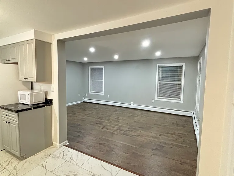 1387 Quinnipiac Ave — Photo 3