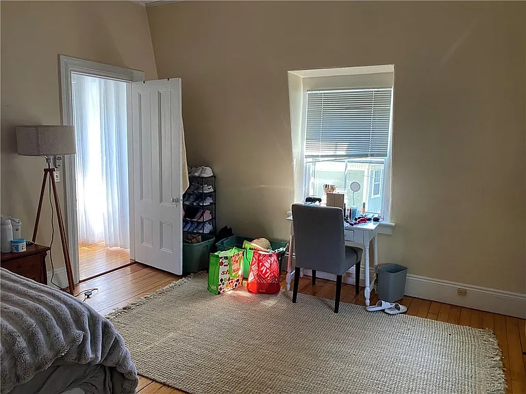 10 Clarke St — Photo 12