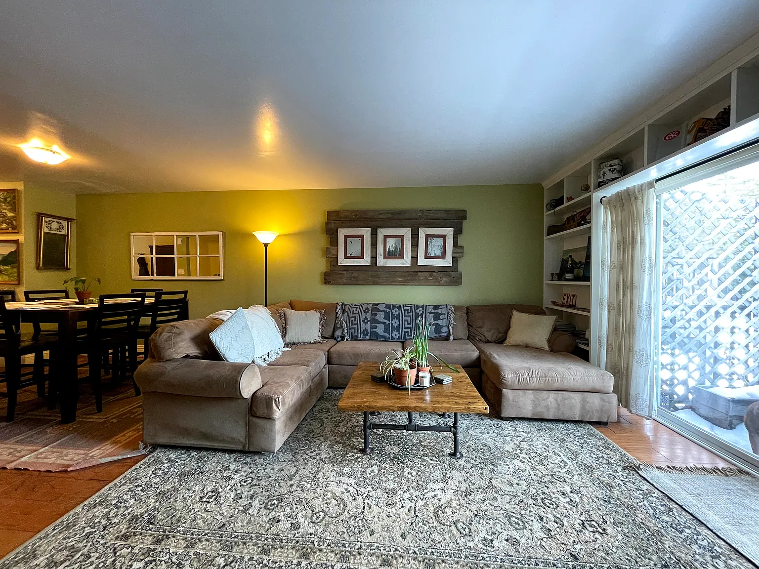 3 bed, 3.5 bath, 2100 sqft, $3,250 — Photo 4