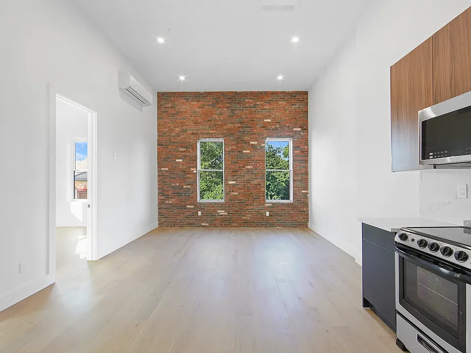 242 Knickerbocker Ave #3L