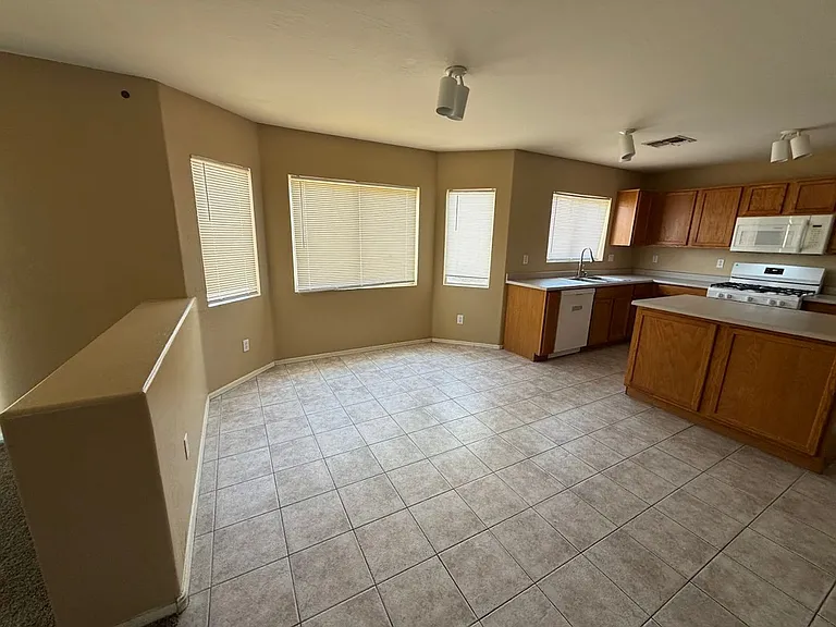 12634 W Windrose Dr — Photo 8