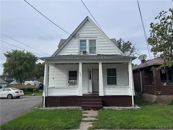 2758 Falls St, Niagara Falls, NY 14303
