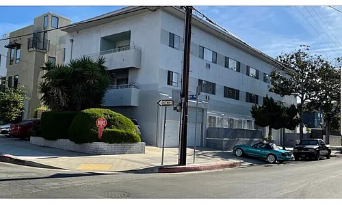 7617 De Longpre Ave #2 Photo 1