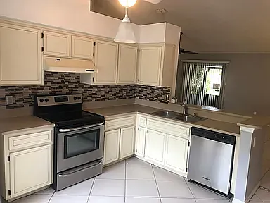 9211 Palm Tree Dr — Photo 3