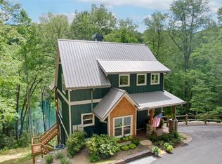 1018 N Norton Rd, Cashiers, NC 28717