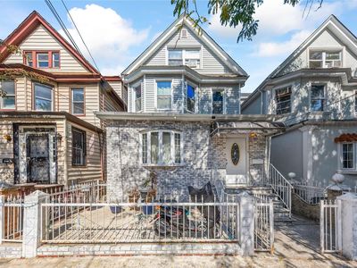 94-23 40th Drive, Elmhurst, NY, 11373