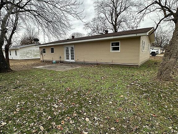 3rd image of 1006 E Almar St