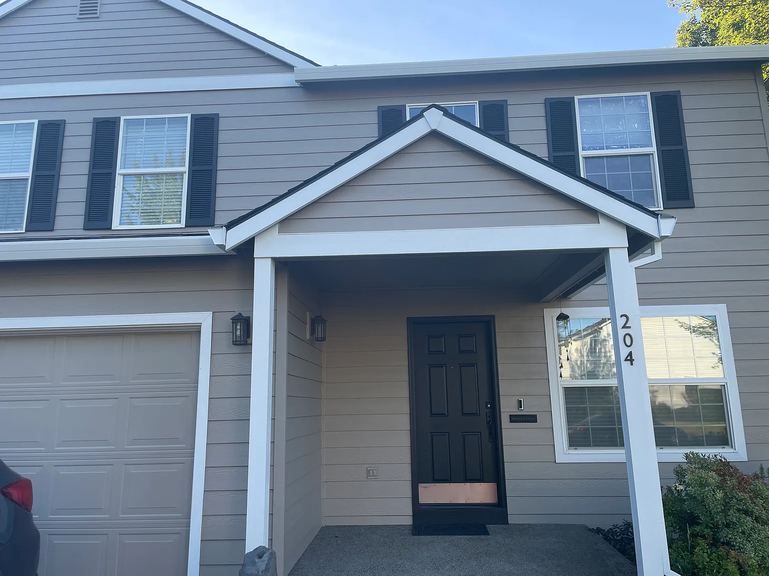 3 bed, 1932 sqft, $3,050 — Photo 1