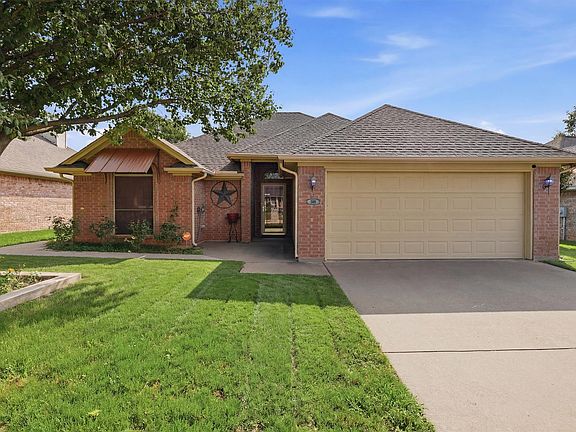 3rd image of 708 Hillcrest Dr