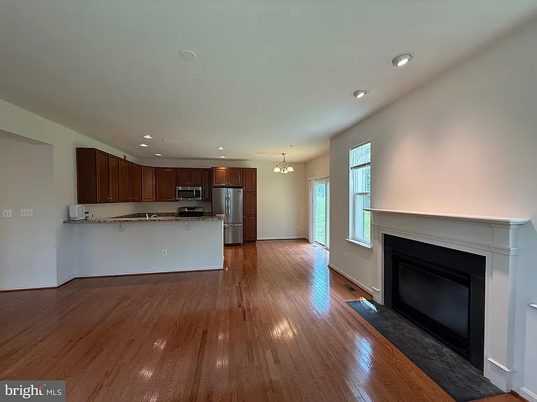 10215 Daventry Dr — Photo 13