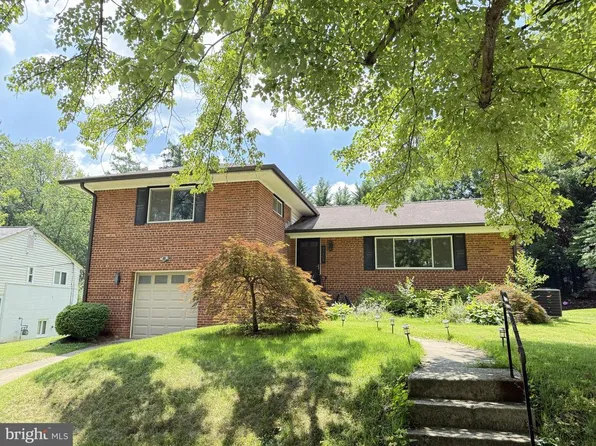 9209 E Parkhill Dr, Bethesda, MD 20814