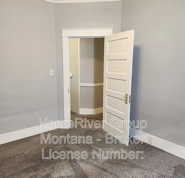 546 S 3rd St W — Photo 21