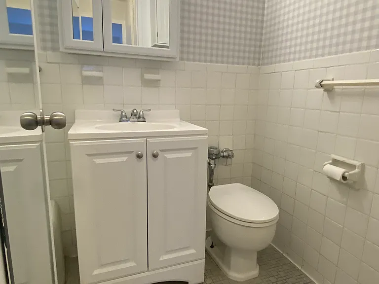 155 E 38th St #11L — Photo 7