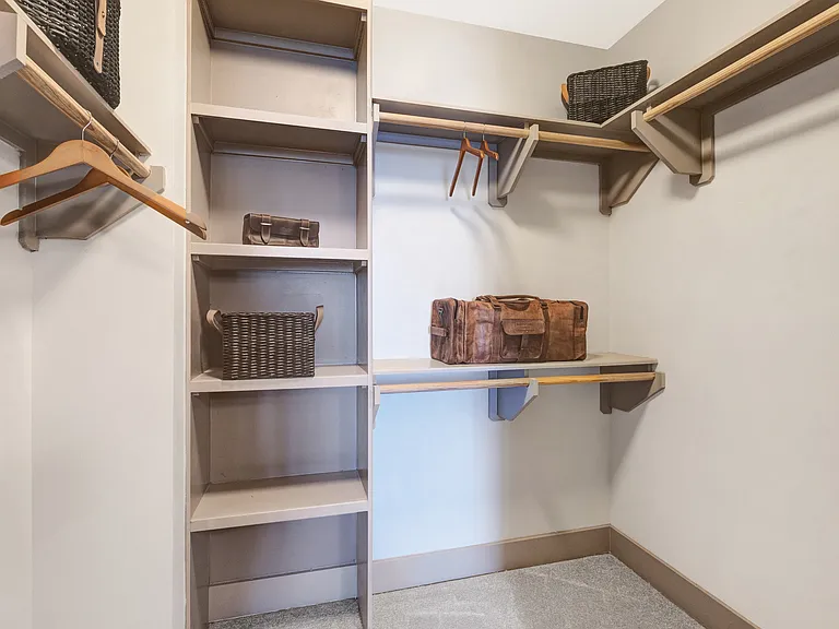 Walk-in Closet