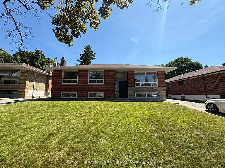 21 Chopin Ave — Photo 1