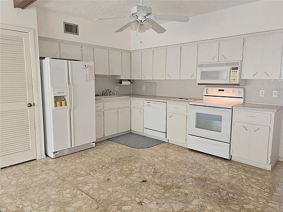 4th image of 2284 PHILIPPINE DRIVE #39