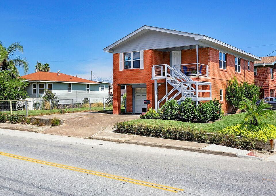 1st image of 6627 Heards Ln
