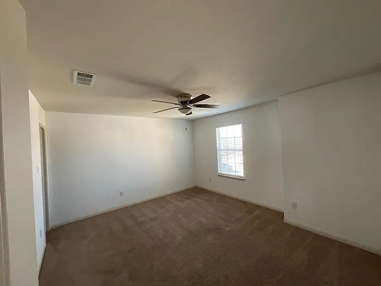 172 Allington Cir — Photo 26