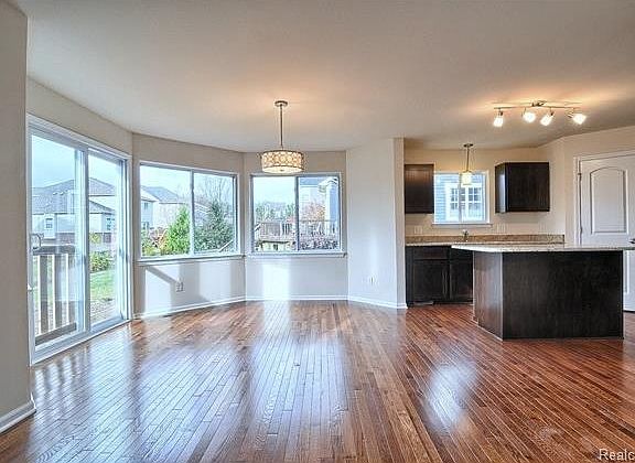 3rd image of 7226 N Village Dr