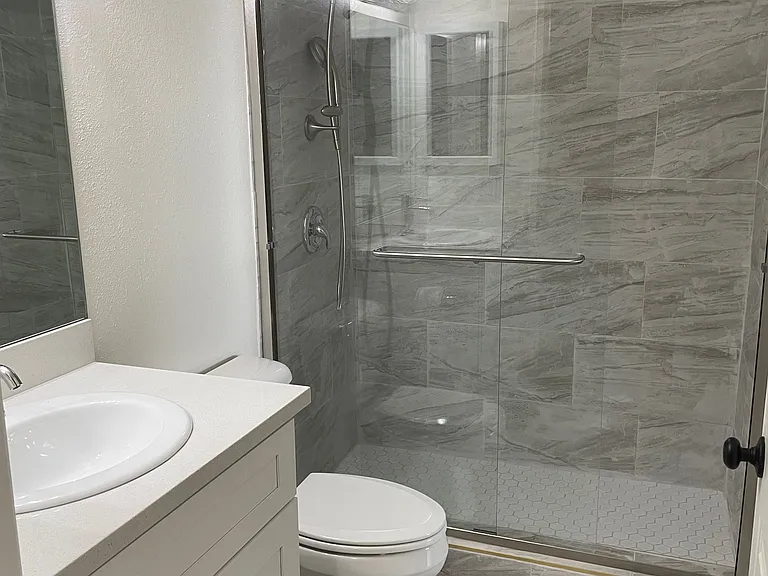 Reeves street luxury apartments — Photo 12