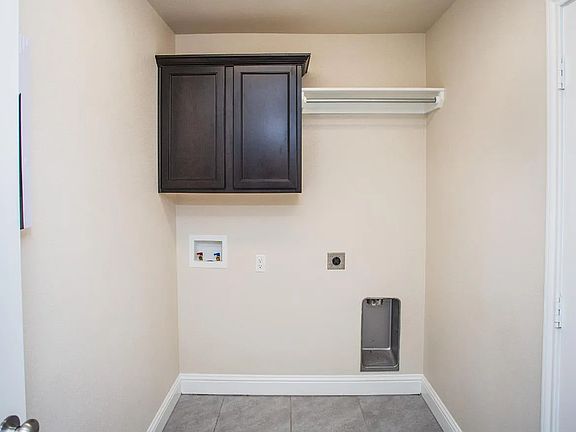 3rd image of 10510 Venita Ave