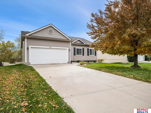 10707 Winding River Dr, Bellevue, NE 68123