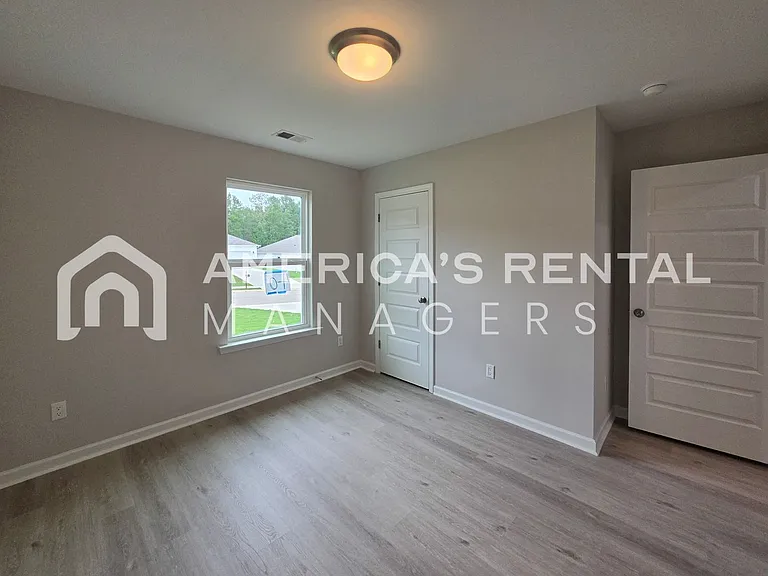 10312 Squires Way — Photo 11