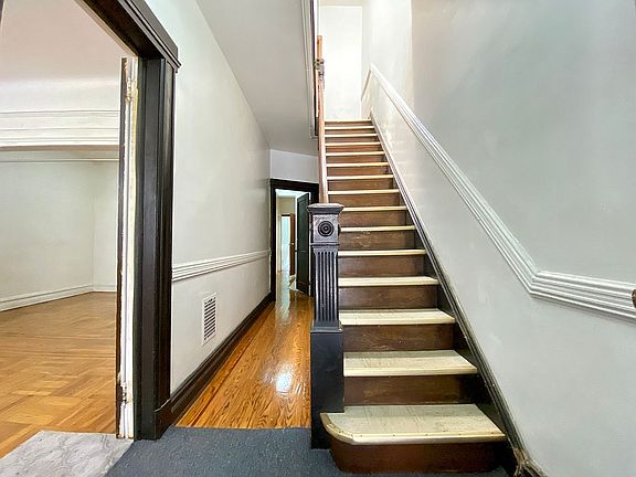 4th image of 1639 E 15th St